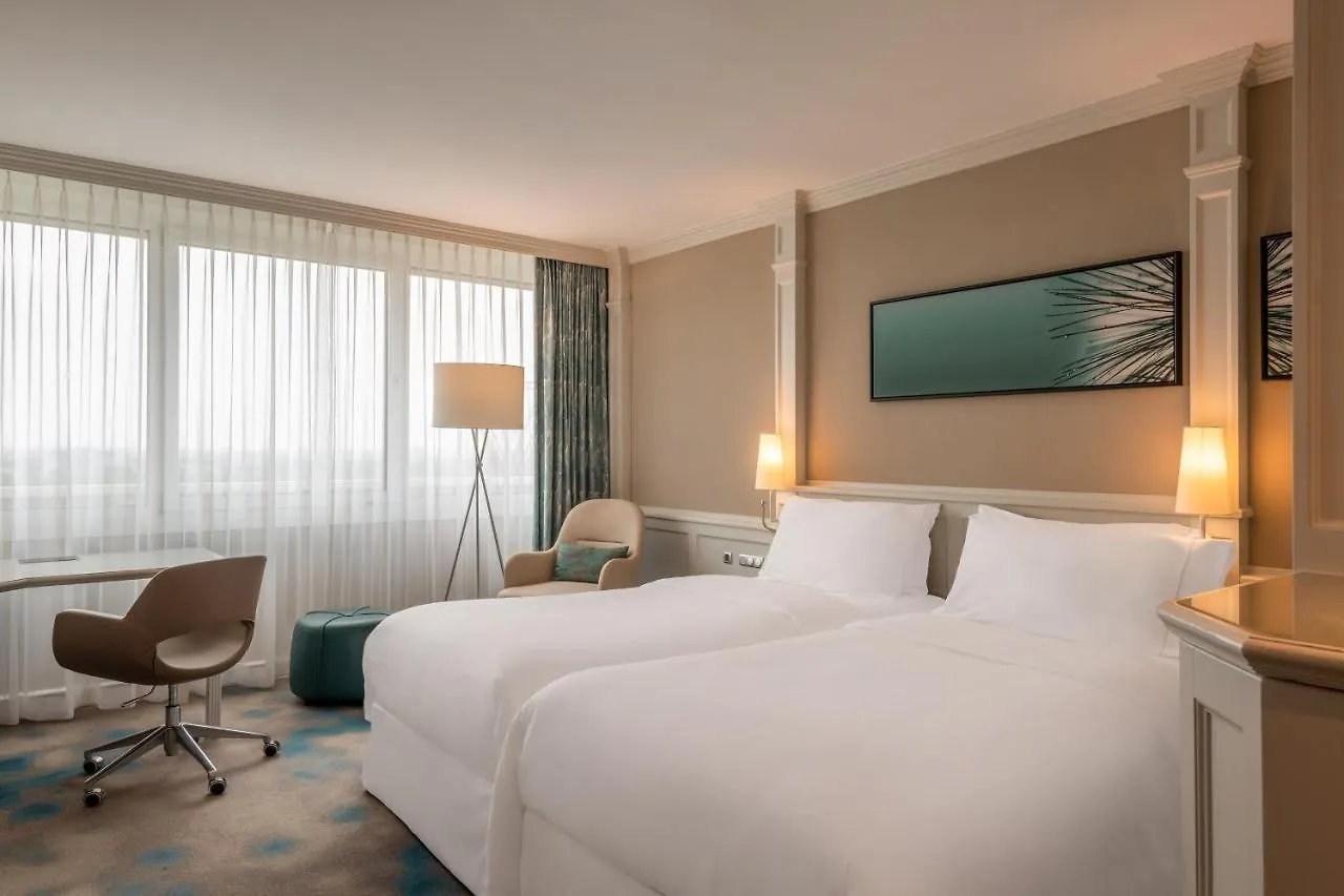 מלון The Westin Grand מינכן 5*,
