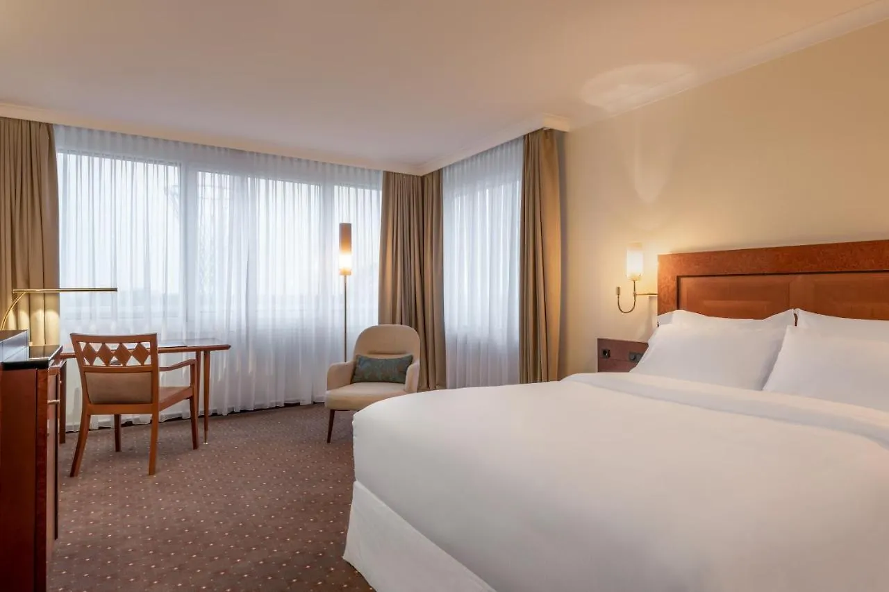 מלון The Westin Grand מינכן 5*,